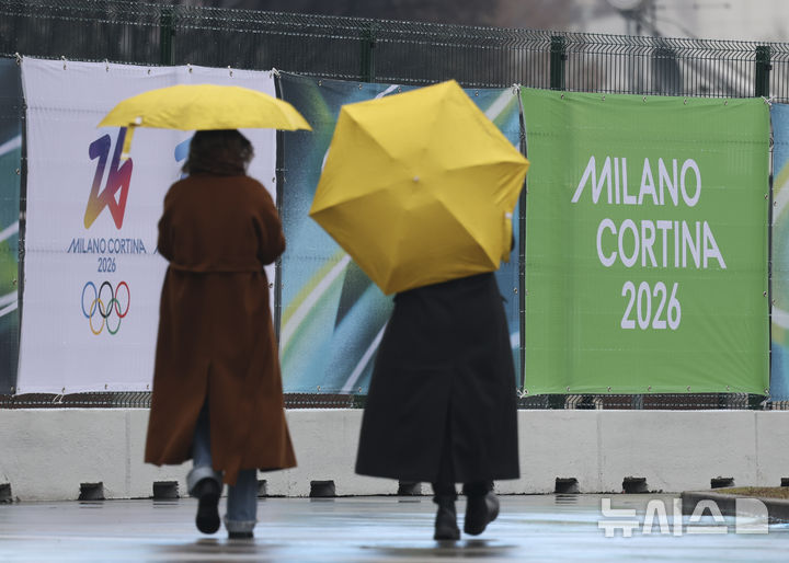 [밀라노=뉴시스] 김근수 기자 = 2026 밀라노·코르티나담페초 동계올림픽 개막을 사흘 앞둔 3일(현지 시간) 이탈리아 밀라노 메인미디어센터(MMC)에서 해외 취재진들이 이동하고 있다. 2025.02.03. ks@newsis.com