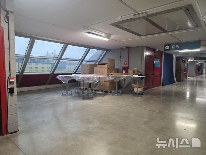 [밀라노=뉴시스] 김희준 기자 = 여전히 준비 중인 밀라노 아이스 스케이팅 아레나. 2026.02.03jinxijun@newsis.com