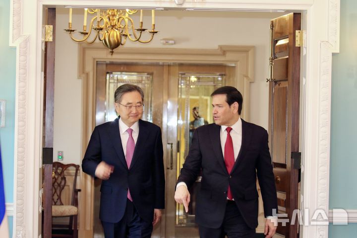 한미 외교장관 "北 완전 비핵화 의지 확인…핵잠 긴밀 협력"