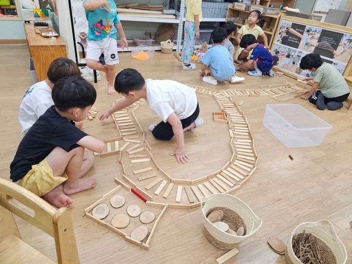 [안동=뉴시스] 유치원에서 노는 아이들. (사진=경북교육청 제공) 2026.02.04. photo@newsis.com *재판매 및 DB 금지