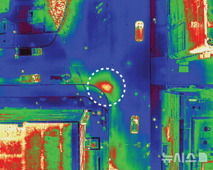 [성남=뉴시스]드론을 활용한 열수송관 점검을 통해 이상 징후를 감지한 영상(사진=성남시 제공)2026.02.04.photo@newsis.com