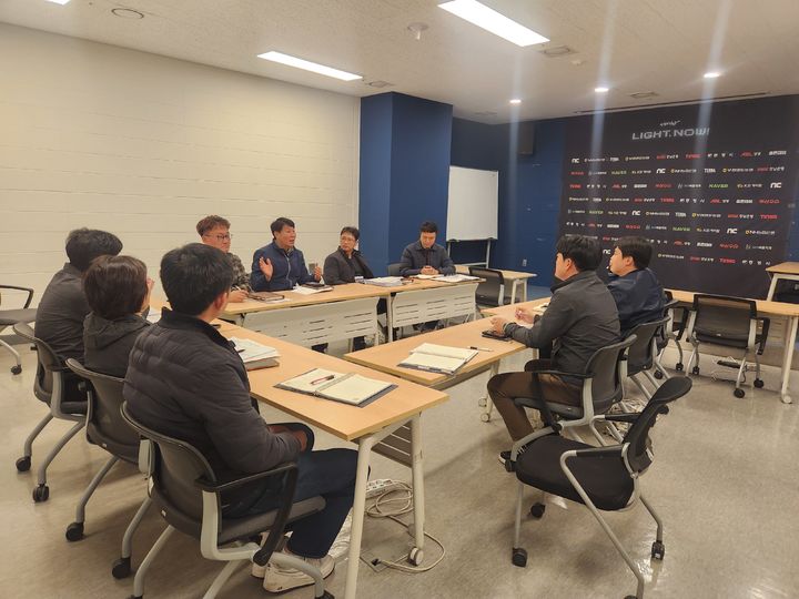 [창원=뉴시스] 강경국 기자 = 지난달 15일 경남 창원시, 창원시설공단, NC구단 간 실무회의가 열리고 있다. (사진=창원시청 제공). 2026.02.04. photo@newsis.com *재판매 및 DB 금지