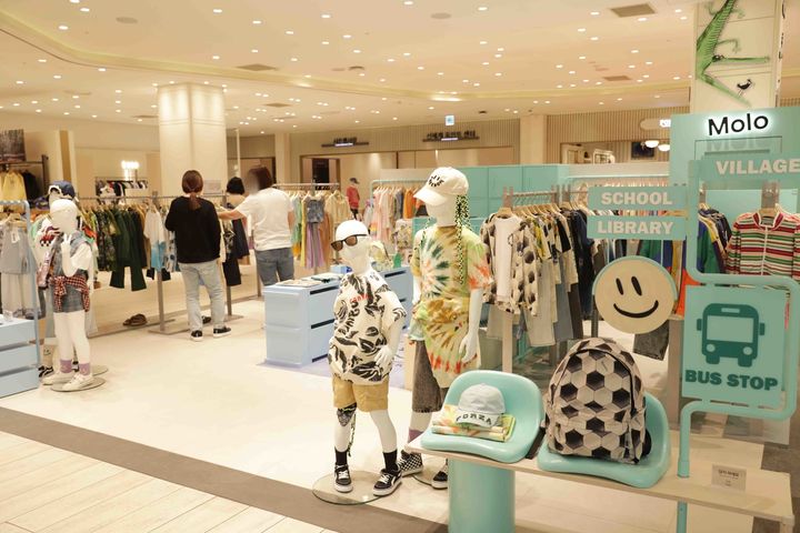 [서울=뉴시스] 신세계백화점이 신학기 수요를 겨냥한 행사에 나선다. (사진=신세계백화점 제공) *재판매 및 DB 금지