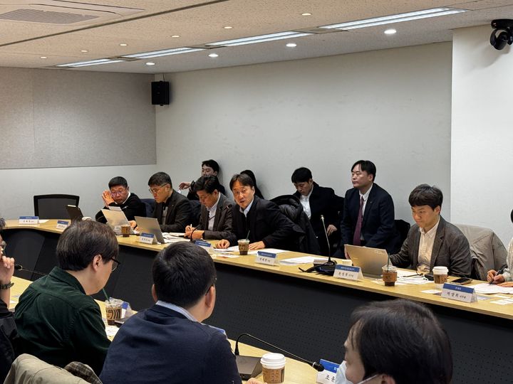 [서울=뉴시스] 심지혜 기자= 과학기술정보통신부가 ‘AI반도체 혁신조달 간담회’를 열고 국산 NPU 공공조달 추진 방향을 밝혔다. *재판매 및 DB 금지