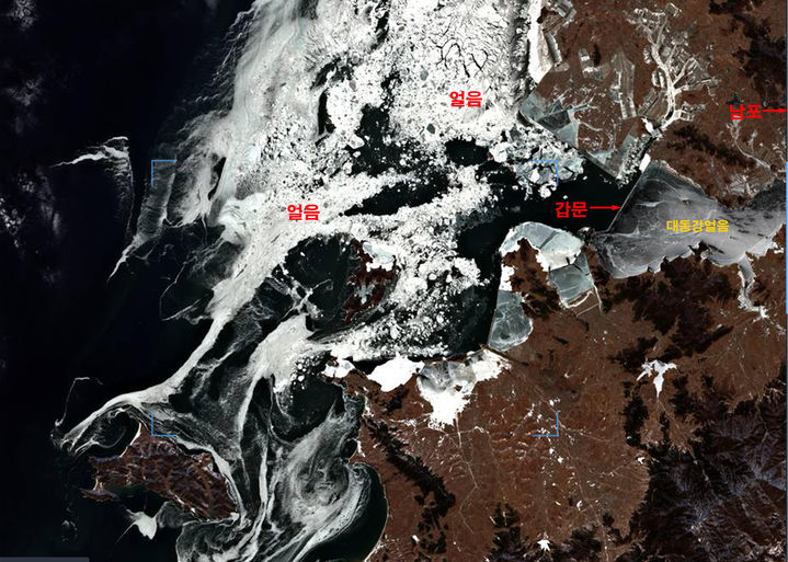 미국항공우주국(NASA) 위성 센티넬-2가 포착한 3일 남포항 결빙(사진=고려대기환경연구소 제공) *재판매 및 DB 금지