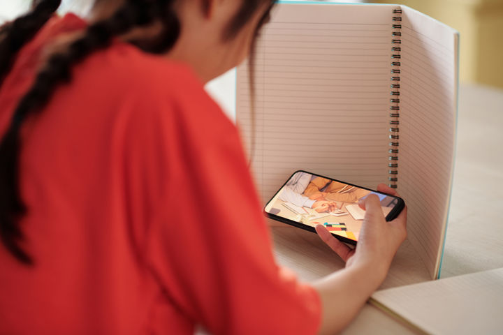 청소년 SNS금지령 글로벌 확산…'게임 셧다운 트라우마' 갇힌 韓