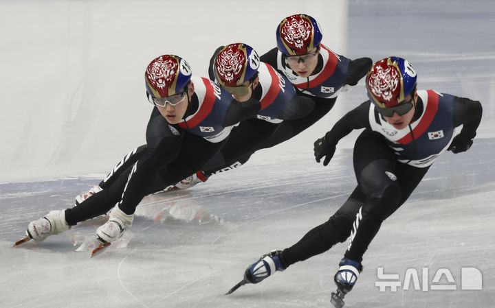 [밀라노=뉴시스] 김근수 기자 = 쇼트트랙 대한민국 대표팀 선수들이 3일(현지 시간) 이탈리아 밀라노 아이스스케이팅 아레나에서 훈련을 하고 있다. 2026.02.03. ks@newsis.com