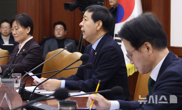 구윤철 "2900억 투입해 농업 AX 플랫폼 구축…AI 공공구매 확대"