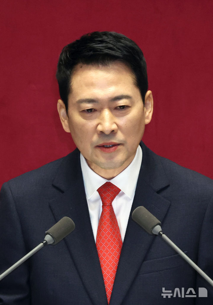 [서울=뉴시스] 김금보 기자 = 장동혁 국민의힘 대표가 4일 오전 서울 여의도 국회에서 열린 제432회국회(임시회) 제3차 본회의에서 국정에 관한 교섭단체 대표연설을 하고 있다. 2026.02.04. kgb@newsis.com