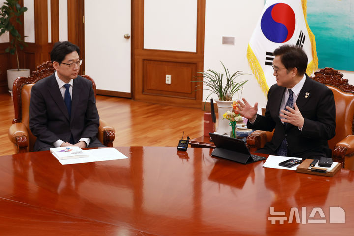 우원식 "지방분권형 개헌 최선"…김경수 "빠른 시일 내 추진"