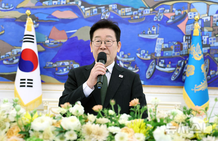 이재명 대통령, 이재용·정의선 등 참석 '기업이 성장해야 국가 부강해져…최선의 지원할 것' [뉴시스Pic]