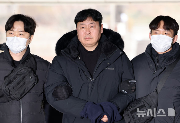 '세종호텔 복직 농성' 고진수 구속영장 기각…法 "도주 우려 없어"