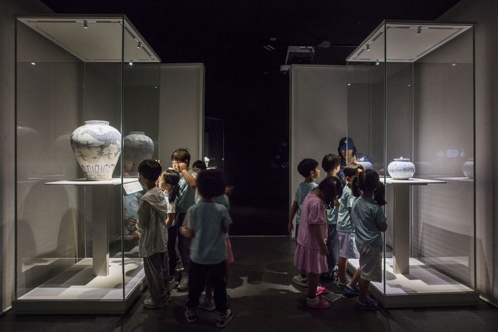 [서울=뉴시스] 진안역사박물관 어린이 전시 관람 모습 (사진=국립중앙박물관 제공) 2026.02.05. photo@newsis.com *재판매 및 DB 금지