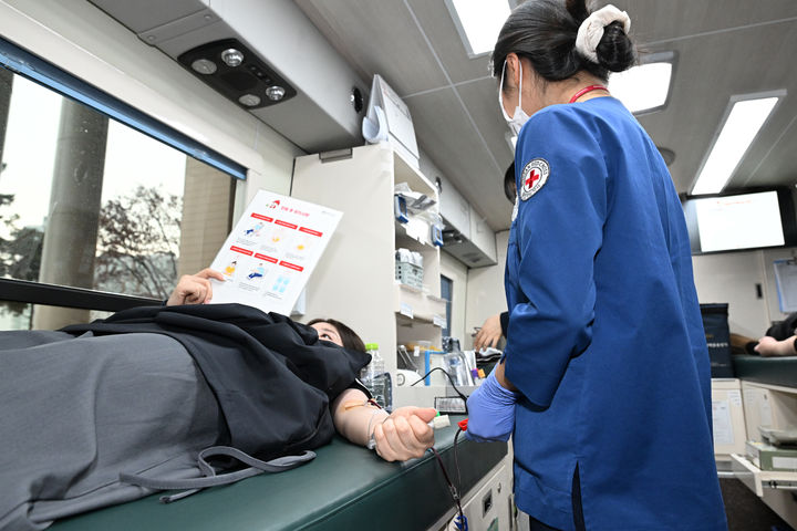 소방청, 전 직원 '사랑의 헌혈' 참여…혈액 수급난 극복