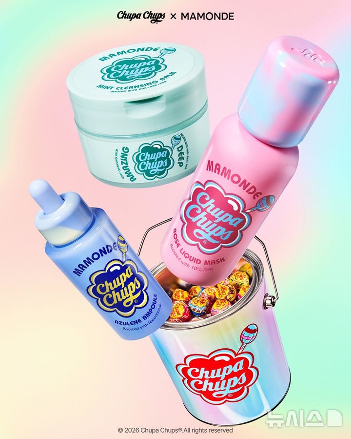 [서울=뉴시스] 아모레퍼시픽 브랜드 마몽드는 롤리팝 브랜드 츄파춥스(Chupa Chups)와 협업한 캔디 글로우 에디션을 한정판으로 선보인다고 5일 밝혔다. 사진은 마몽드 캔디 글로우 에디션 3종 이미지. (사진=아모레퍼시픽 제공) 2026.02.05. photo@newsis.com