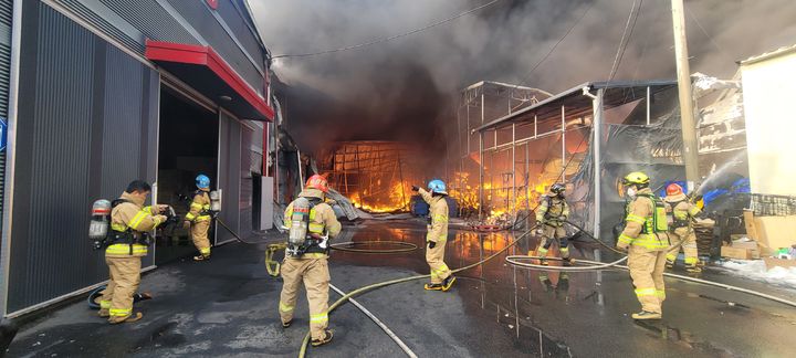 진접읍 공장 화재현장. (사진=경기북부소방재난본부 제공) photo@newsis.com *재판매 및 DB 금지