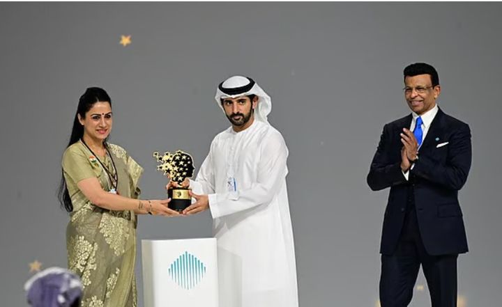 수백개 학습센터 설립 印교사, 글로벌 교사상 수상