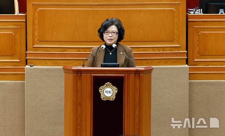[안양=뉴시스] 5분 발언에 나선 김경숙 시의원. (사진=안양시 시의회 제공).2026.02.06.photo@newsis.com