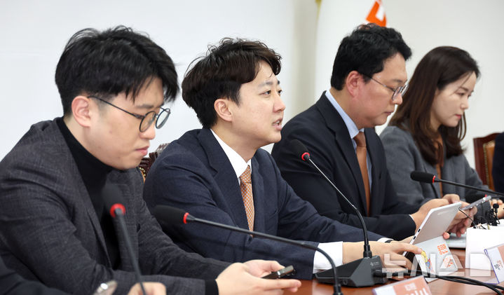 이준석 "전한길과 조속히 공개 토론…부정선거 추태 끝낼 것"