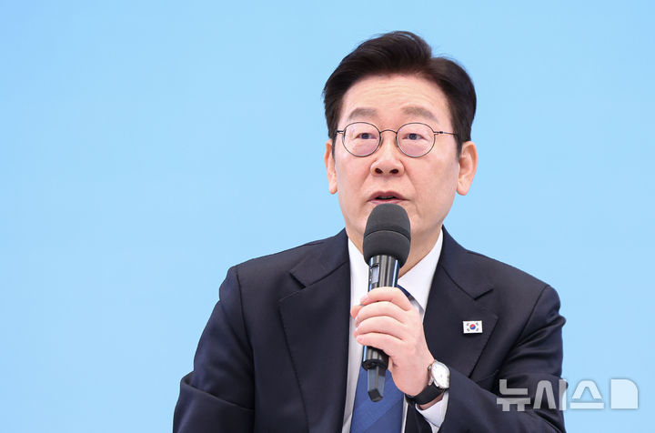 이 대통령 "남성 국방 의무 갈등 요소 되기도…과학기술 대체 복무 확대 검토"(종합)