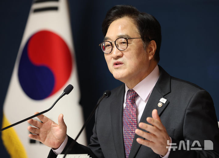 우원식 국회의장 "지선·개헌 동시투표… 설 전후가 개정 시한" [뉴시스Pic]