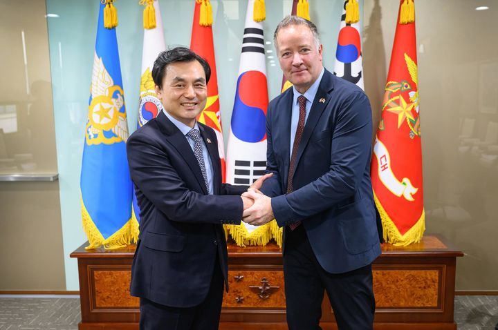 안규백, 캐나다 국방조달 특임장관 접견…차세대 잠수함 협력 논의