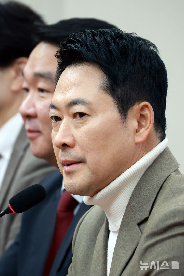 [서울=뉴시스] 고승민 기자 = 장동혁 국민의힘 대표가 5일 서울 여의도 국회에서 현안 기자간담회를 하고 있다. 2026.02.05. kkssmm99@newsis.com