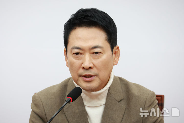 [서울=뉴시스] 고승민 기자 = 장동혁 국민의힘 대표가 5일 서울 여의도 국회에서 현안 기자간담회를 하고 있다. 2026.02.05. kkssmm99@newsis.com