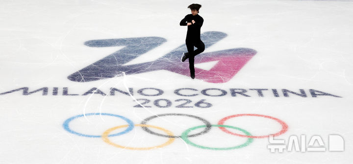 [밀라노=뉴시스] 박주성 기자 = 피겨스케이팅 차준환이 5일(현지 시간) 이탈리아 밀라노 아이스 피겨스케이팅 아레나에서 훈련을 하고 있다. 2026.02.05. park7691@newsis.com