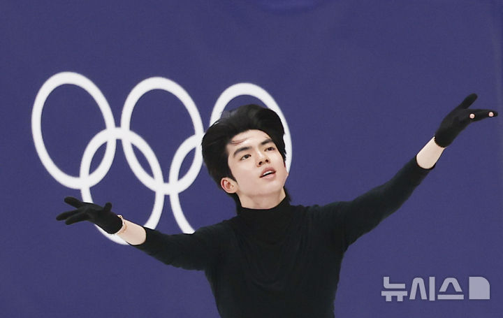 [밀라노=뉴시스] 김근수 기자 = 피겨스케이팅 차준환이 5일(현지 시간) 이탈리아 밀라노 아이스 피겨스케이팅 아레나에서 훈련을 하고 있다. 2026.02.05. ks@newsis.com