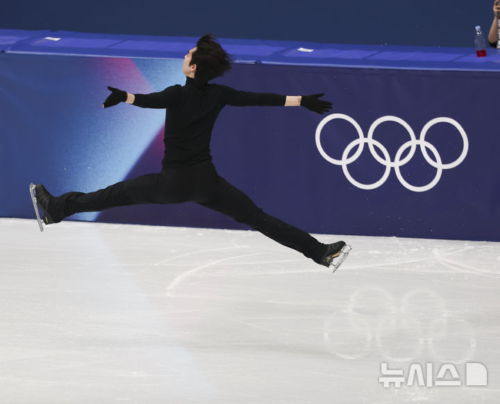 [밀라노=뉴시스] 김근수 기자 = 피겨스케이팅 차준환이 5일(현지 시간) 이탈리아 밀라노 아이스 피겨스케이팅 아레나에서 훈련을 하고 있다. 2026.02.05. ks@newsis.com
