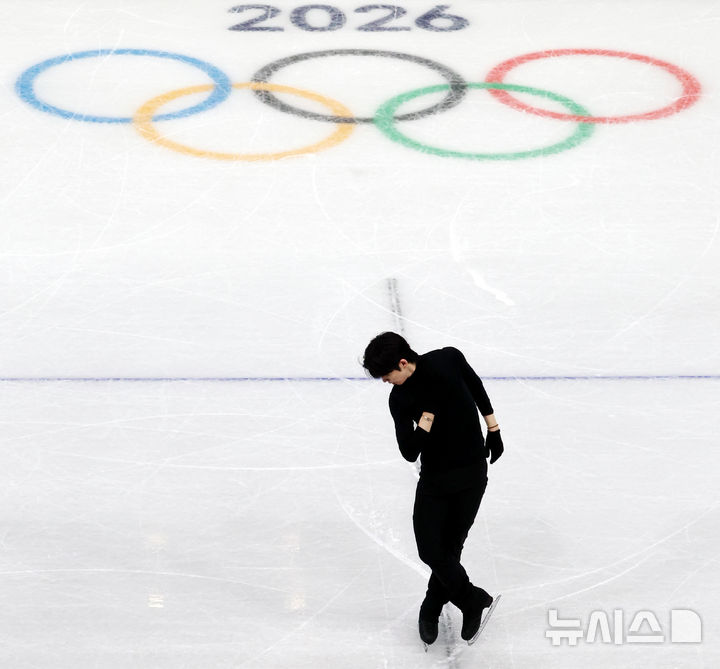 [밀라노=뉴시스] 박주성 기자 = 피겨스케이팅 차준환이 5일(현지 시간) 이탈리아 밀라노 아이스 피겨스케이팅 아레나에서 훈련을 하고 있다. 2026.02.05. park7691@newsis.com