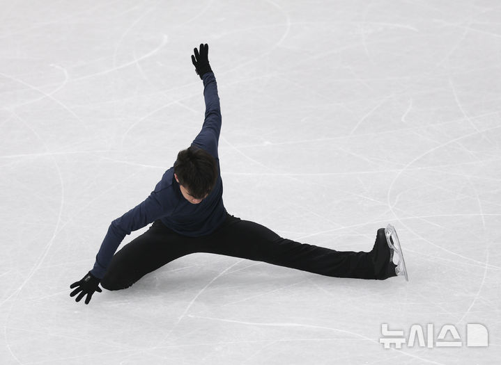 [밀라노=뉴시스] 김근수 기자 = 피겨스케이팅 김현겸이 5일(현지 시간) 이탈리아 밀라노 아이스 피겨스케이팅 아레나에서 훈련을 하고 있다. 2026.02.05. ks@newsis.com