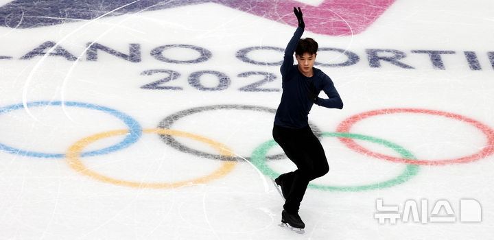 [밀라노=뉴시스] 박주성 기자 = 피겨스케이팅 김현겸이 5일(현지 시간) 이탈리아 밀라노 아이스 피겨스케이팅 아레나에서 훈련을 하고 있다. 2026.02.05. park7691@newsis.com