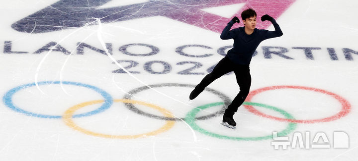 [밀라노=뉴시스] 박주성 기자 = 피겨스케이팅 김현겸이 5일(현지 시간) 이탈리아 밀라노 아이스 피겨스케이팅 아레나에서 훈련을 하고 있다. 2026.02.05. park7691@newsis.com
