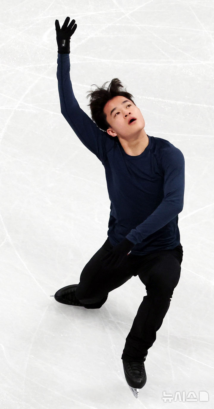 [밀라노=뉴시스] 박주성 기자 = 피겨스케이팅 김현겸이 5일(현지 시간) 이탈리아 밀라노 아이스 피겨스케이팅 아레나에서 훈련을 하고 있다. 2026.02.05. park7691@newsis.com