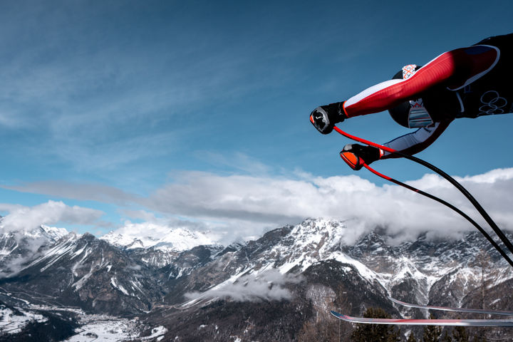 [보르미오=AP/뉴시스] 프랑스의 알반 엘레지 칸나페리나가 5일(현지 시간) 이탈리아 보르미오에서 열린 2026 밀라노·코르티나담페초 동계올림픽 알파인 스키 남자 활강 공식 훈련에서 출발하고 있다. 2026.02.06.