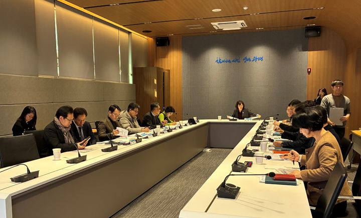 [광명=뉴시스]최혜민 광명시 부시장이 4일 시청 컨퍼런스룸에서 '광명역사문화박물관 건립 타당성조사 및 기본계획 수립 용역' 최종보고회를 주재하고 있다.(사진=광명시 제공)2026.02.06.photo@newsis.com *재판매 및 DB 금지