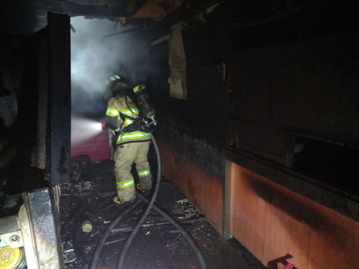 양산 삼호동 노래방 화재… 투숙객 11명 대피