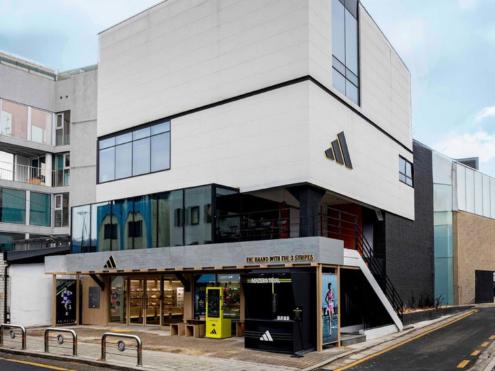 [서울=뉴시스] 아디다스 퍼포먼스 서촌 팝업스토어.(사진=아디다스코리아 제공) *재판매 및 DB 금지