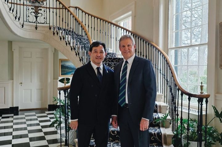 [서울=뉴시스] 최윤범 고려아연 회장이 최근 미국 테네시주를 방문해 빌 리 주지사 등 주정부 관계자와 회동하고, 현지 제련소 건설 사업 등에 대해 논의했다. (사진=미국 테네시주정부 제공) 2026.02.06 photo@newsis.com *재판매 및 DB 금지