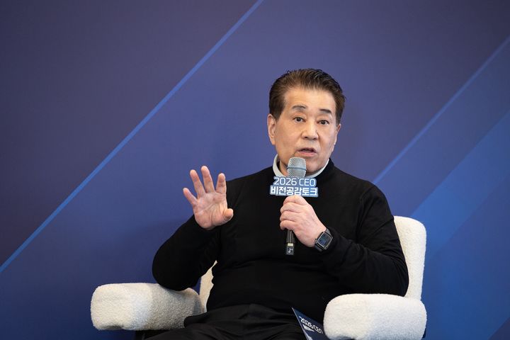 장인화 포스코그룹 회장이 '2026 CEO공감토크'에서 임직원들과 함께 의견을 나누고 있다.(사진=포스코 제공). 2026.02.06. photo@newsis.com *재판매 및 DB 금지