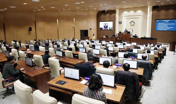 [수원=뉴시스] 제398회 임시회 제2차 본회의. (사진=수원시의회 제공) 2026.02.06. photo@newsis.com *재판매 및 DB 금지