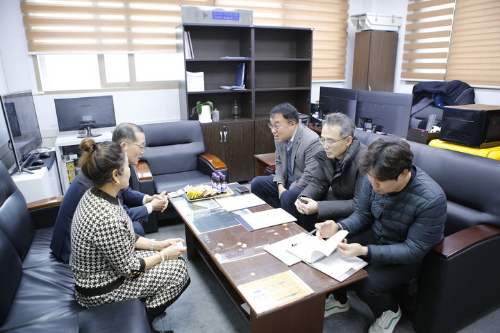 [부산=뉴시스] 부산지방조달청은 6일 우수조달물품 지정업체인 태정이엔지를 방문해 현장 목소리를 청취하는 시간을 가졌다. (사진=부산지방조달청 제공) 2026.02.06. photo@newsis.com *재판매 및 DB 금지