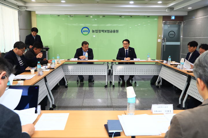 [세종=뉴시스] 농림축산식품부는 6일 서울 영등포구 농업보험정책금융원에서 '농협 개혁 추진단' 2차 전체회의를 개최했다고 밝혔다. (사진=농식품부 제공) 2026.02.06. photo@newsis.com *재판매 및 DB 금지