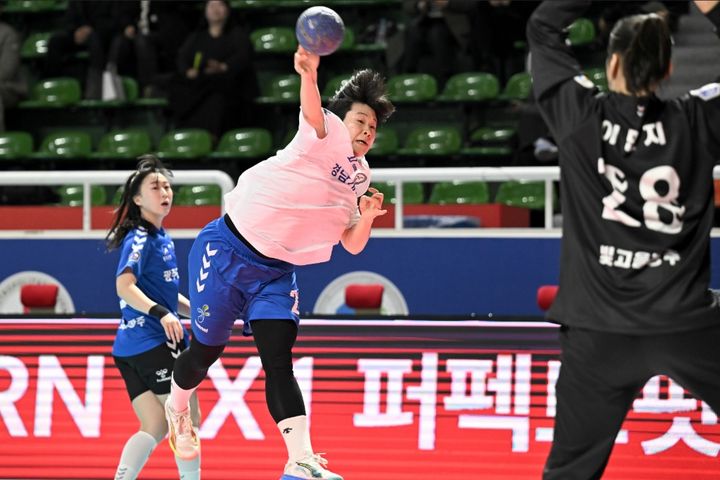 [서울=뉴시스] 여자 핸드볼 경남개발공사의 유혜정. (사진=한국핸드볼연맹 제공) 2026.02.06. photo@newsis.com *재판매 및 DB 금지