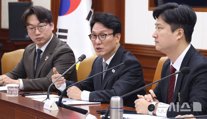 [서울=뉴시스] 추상철 기자 = 김민석 국무총리가 6일 오전 서울 종로구 정부서울청사에서 열린 제1차 청년정책 관계장관회의에서 발언하고 있다. 2026.02.06. scchoo@newsis.com