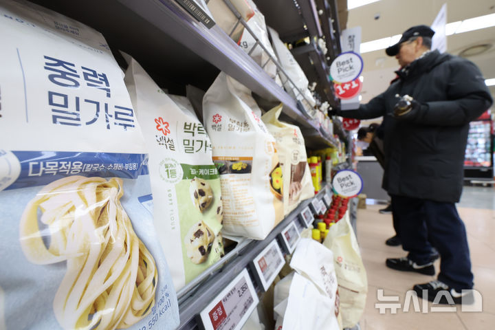 '담합 의혹' 5년간 가격 상승률 보니…밀가루 36%↑설탕 48%↑