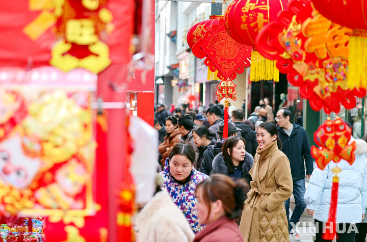 "가족 잔소리 지옥보다 AI가 천국"…중국 MZ '사이버 춘제' 충격