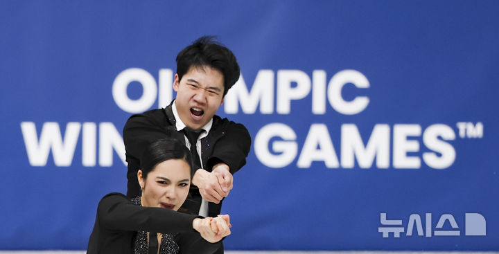 [밀라노=뉴시스] 김근수 기자 = 피겨스케이팅 아이스댄스 임해나, 권예가 6일 오전 이탈리아 밀라노 아이스스케이팅 아레나에서 열린 2026 밀라노·코르티나 담페초 동계올림픽 피겨스케이팅 팀 이벤트 아이스댄스 단체전에서 연기를 선보이고 있다. 2026.02.06. ks@newsis.com